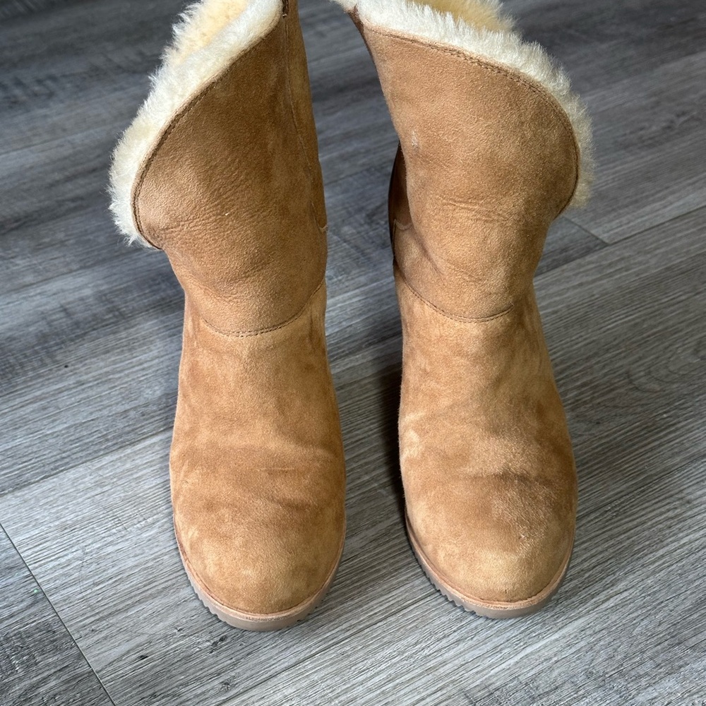 UGG Classic Mondri Cuff Chestnut Wedge Boots Booties 6.5 Women